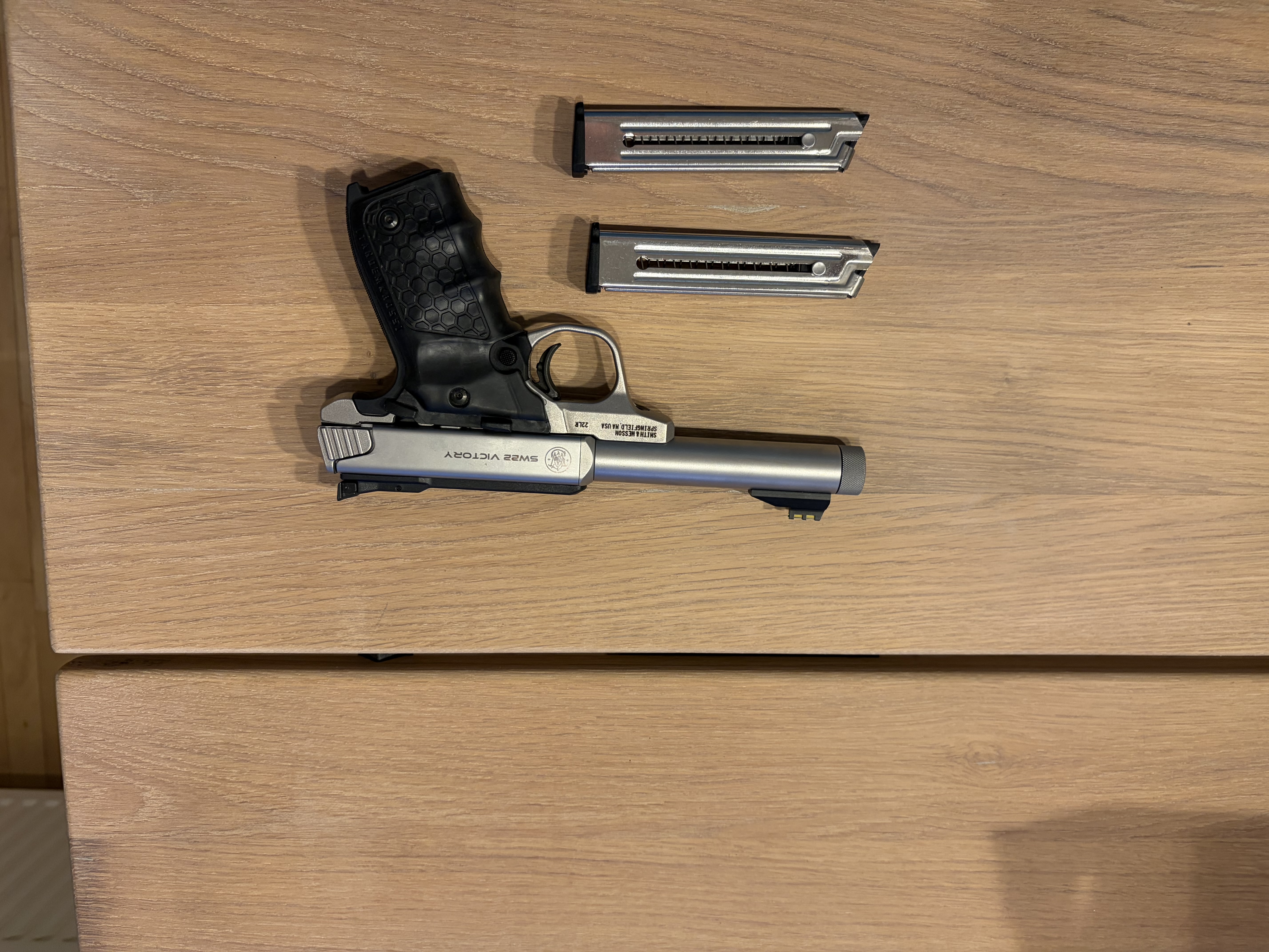 Annonce: Smith & Wesson Victory 22lr + 100 stk. mini mag